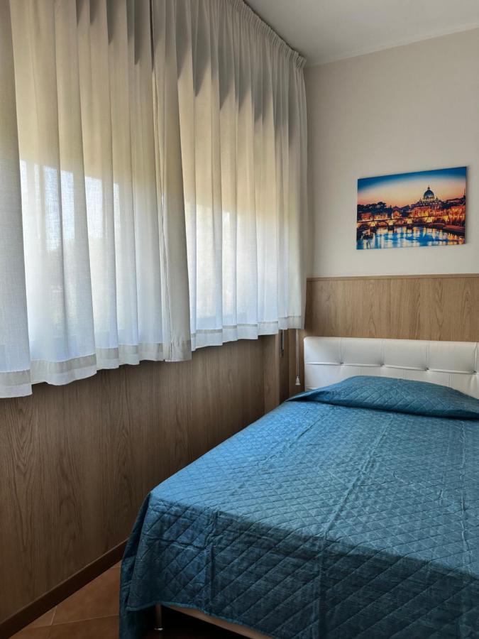 Hotel Oasi Santa Rosa Roma Exterior foto