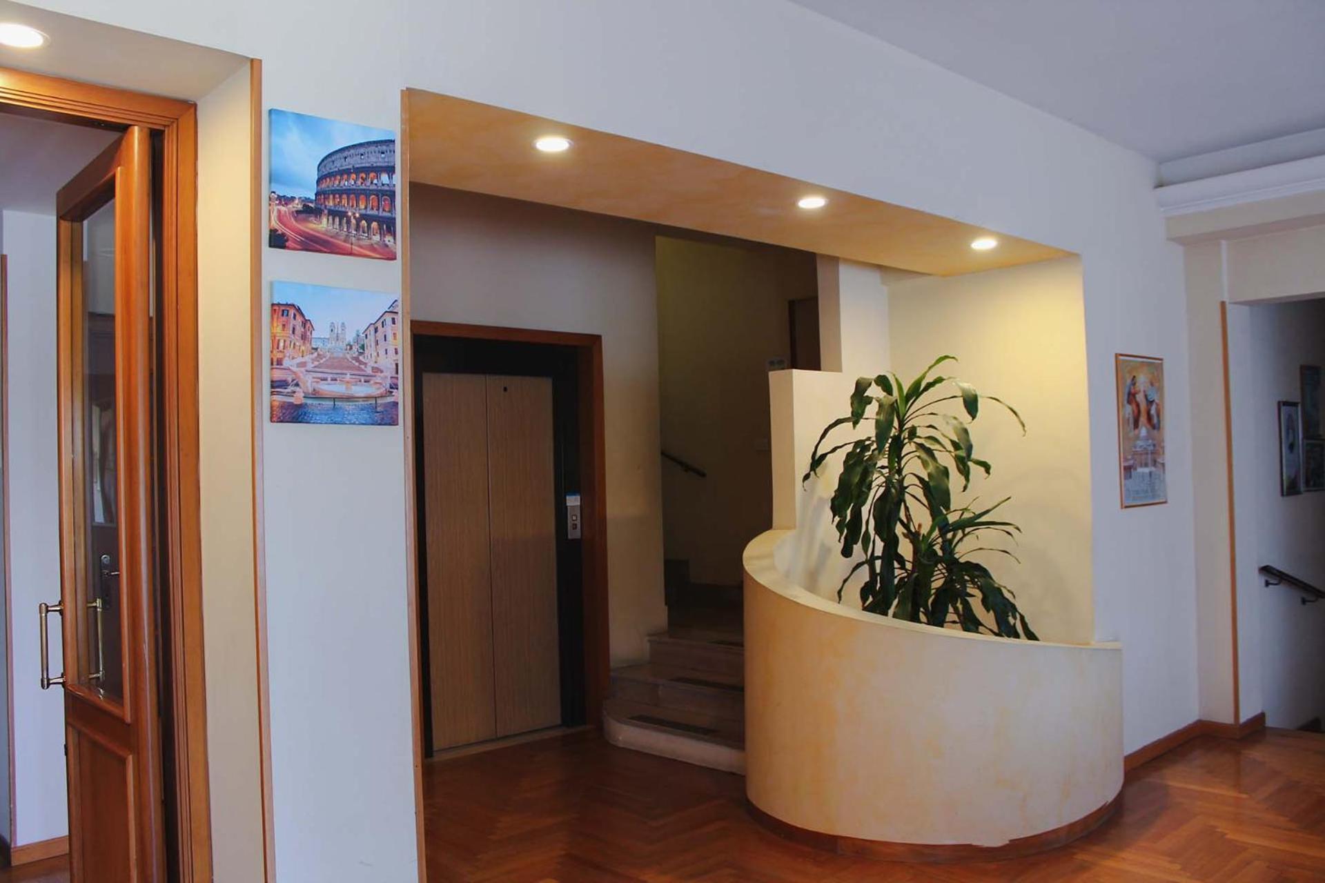 Hotel Oasi Santa Rosa Roma Exterior foto